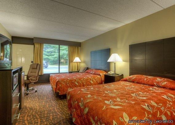 Inn Quality Asheville Airport 2*