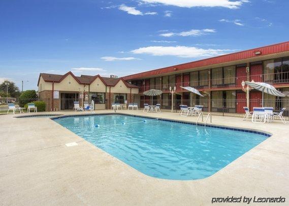 Quality Asheville Airport Inn 2*