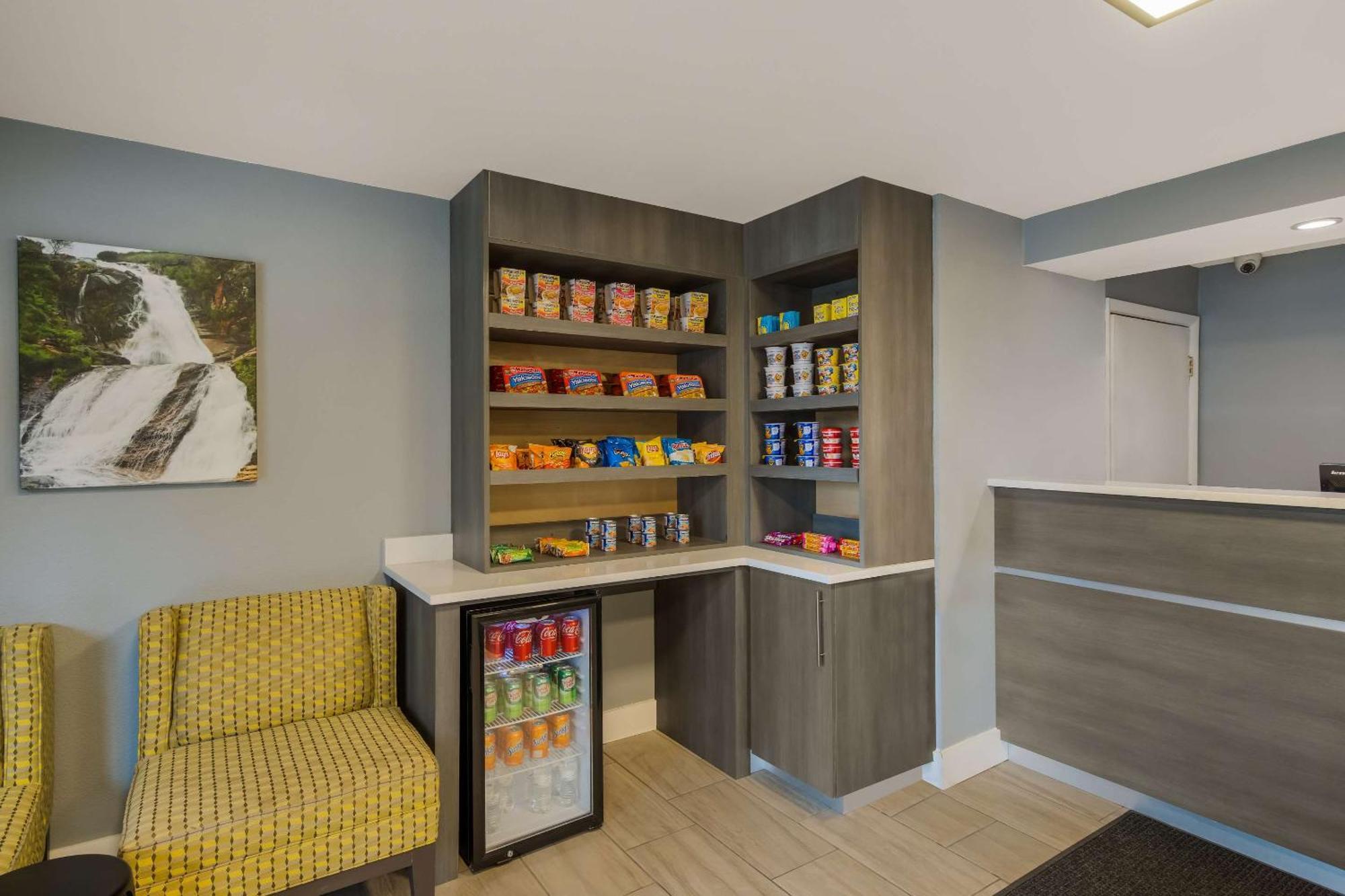 Inn Quality Asheville Airport 2*
