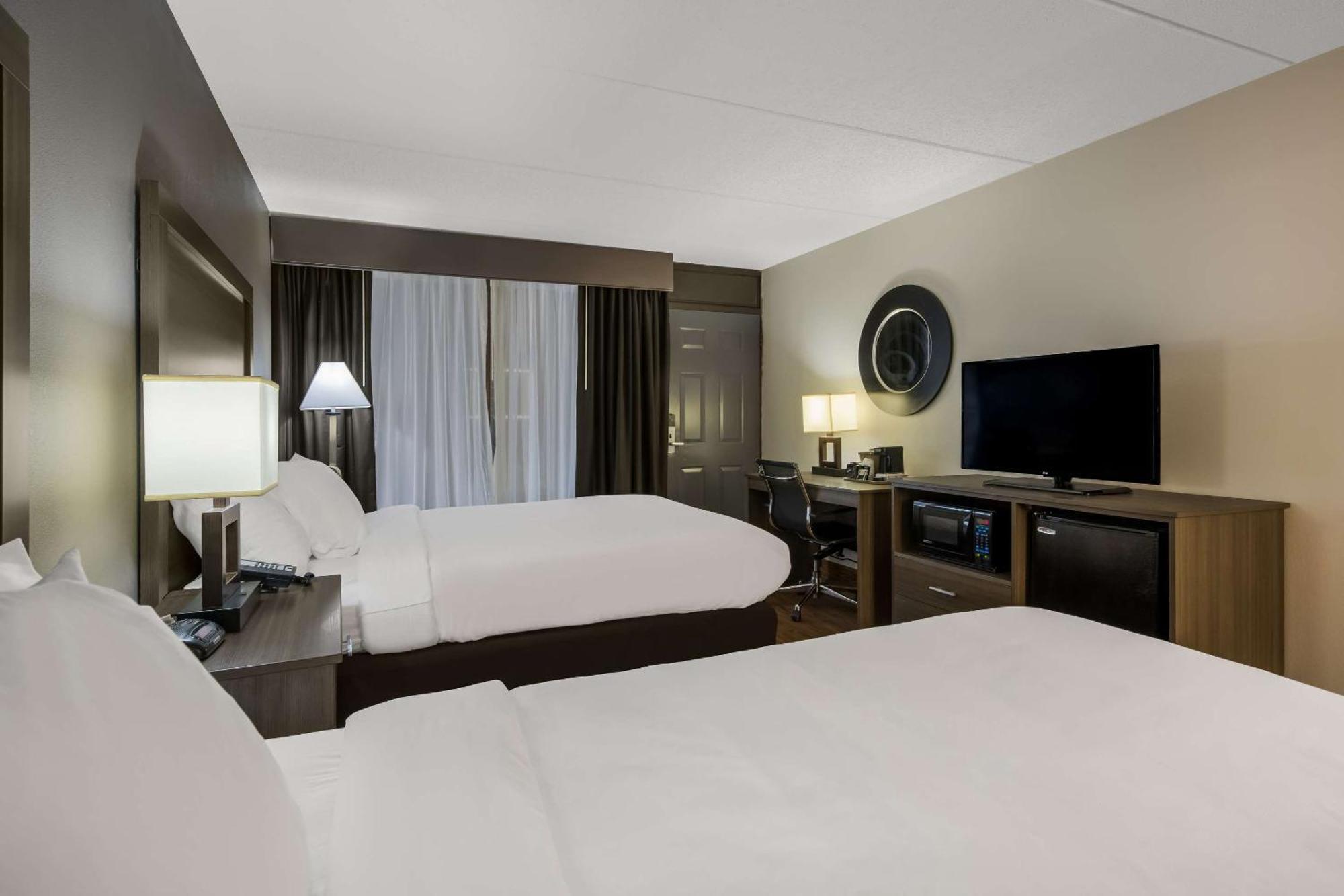 Inn Quality Asheville Airport 2*