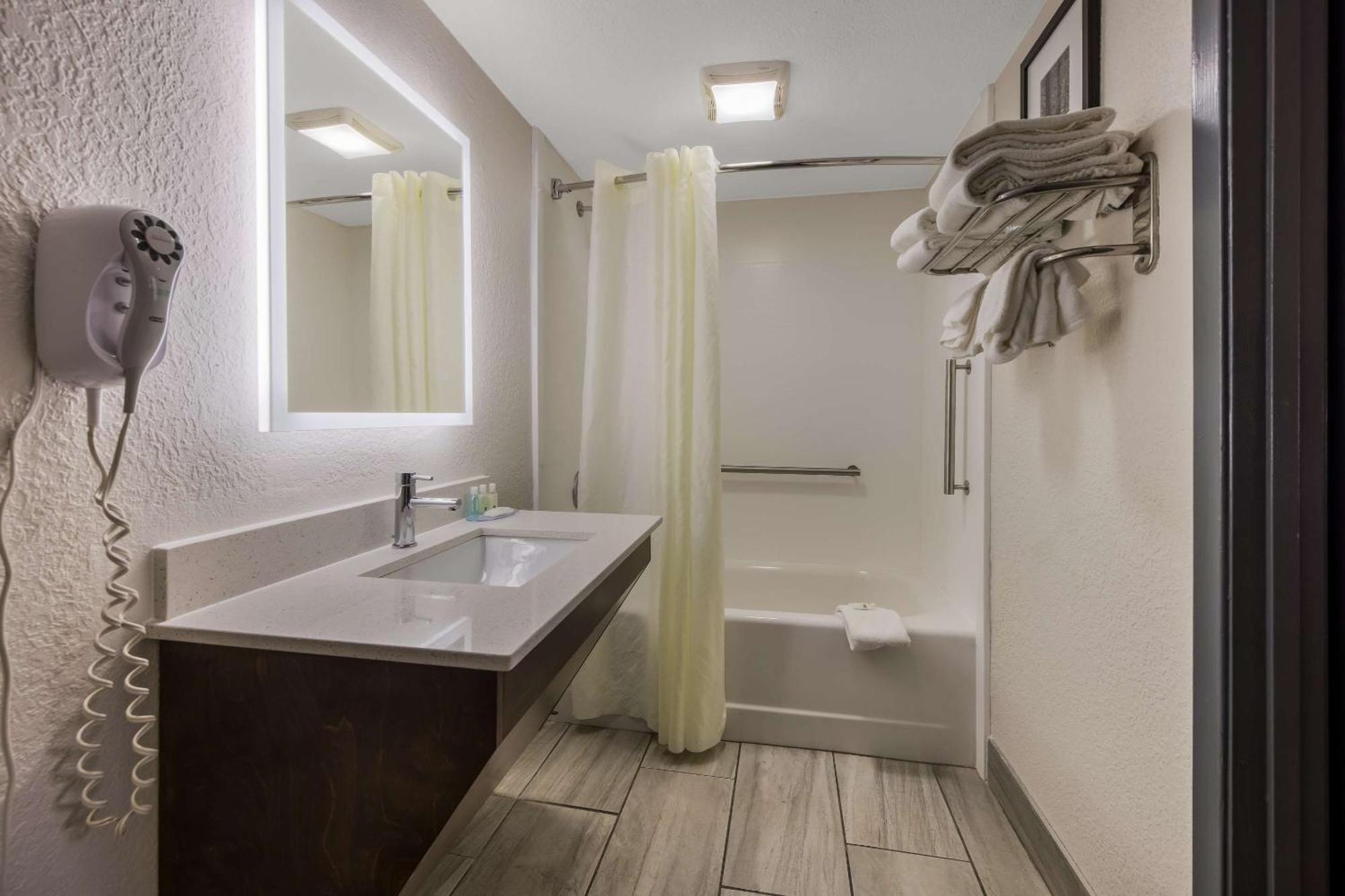Quality Asheville Airport Inn Fletcher