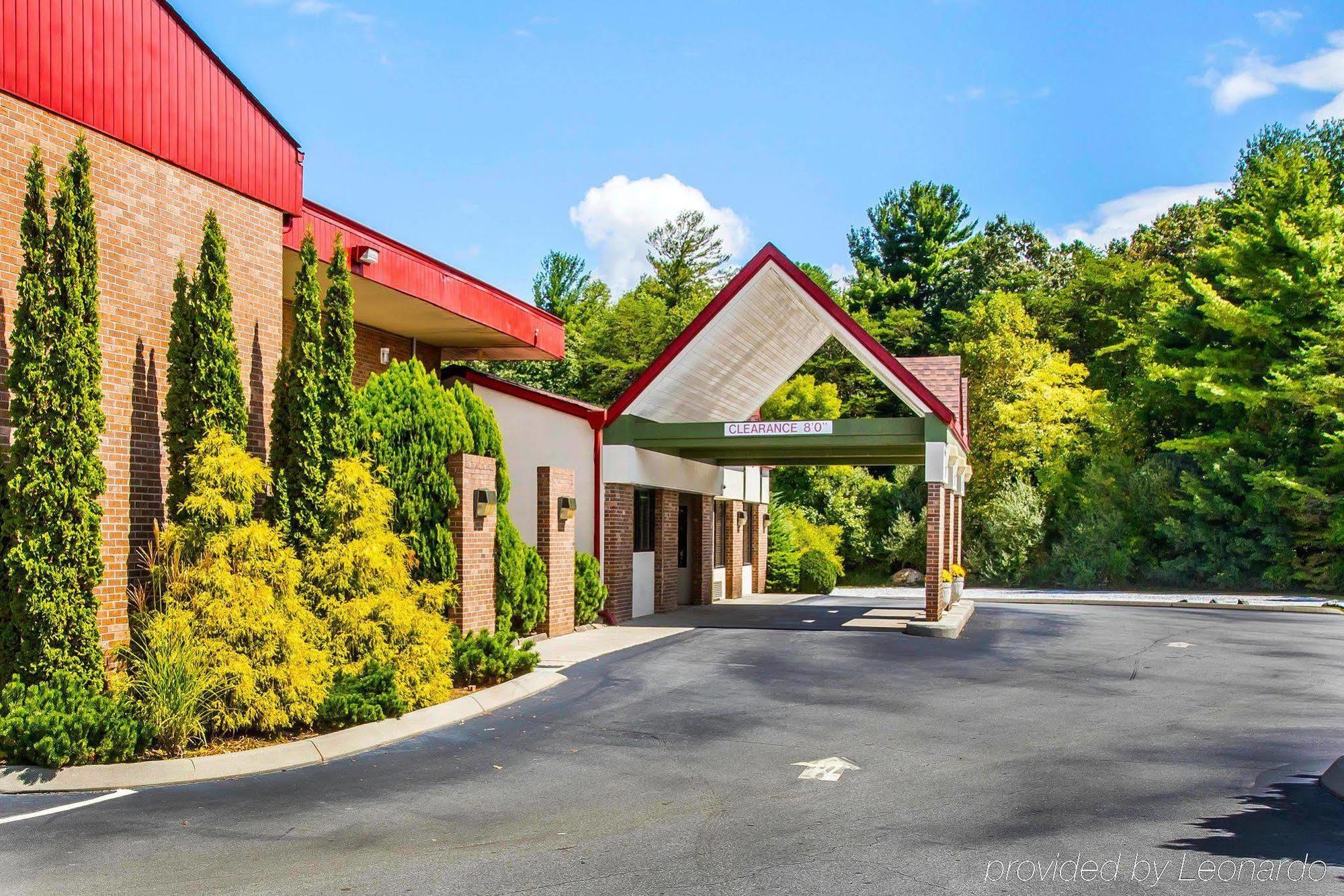 Inn Quality Asheville Airport 2*