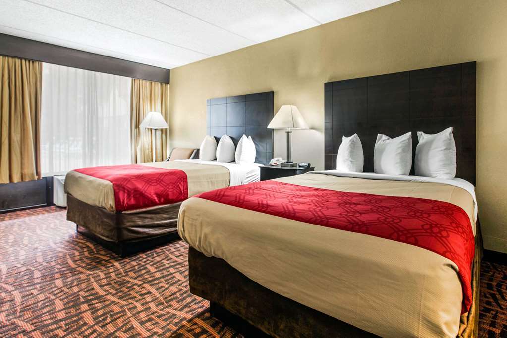 Inn Quality Asheville Airport 2*