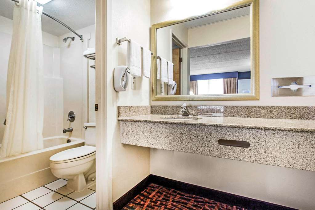 Quality Asheville Airport Inn